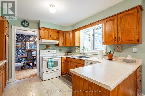 2611 Trinity Church Road, Hamilton, ON - Indoor Photo Showing Kitchen With Double Sink