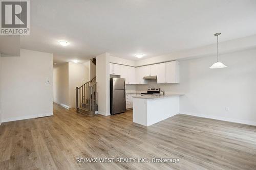 37 - 7789 Kalar Road, Niagara Falls, ON - Indoor Photo Showing Kitchen