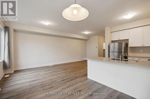 37 - 7789 Kalar Road, Niagara Falls, ON - Indoor Photo Showing Kitchen With Double Sink