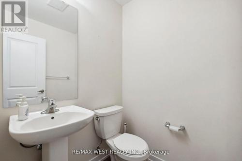 37 - 7789 Kalar Road, Niagara Falls, ON - Indoor Photo Showing Bathroom