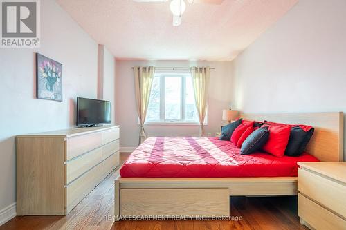 85 Royalvista Drive, Hamilton, ON - Indoor Photo Showing Bedroom