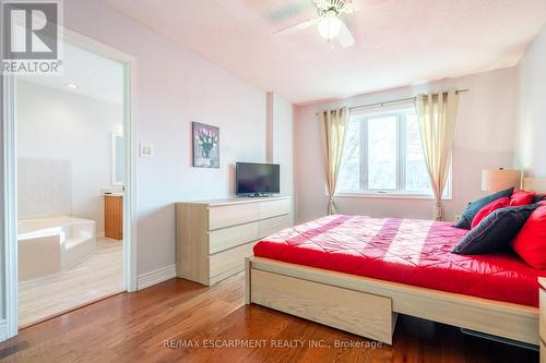 85 Royalvista Drive, Hamilton, ON - Indoor Photo Showing Bedroom