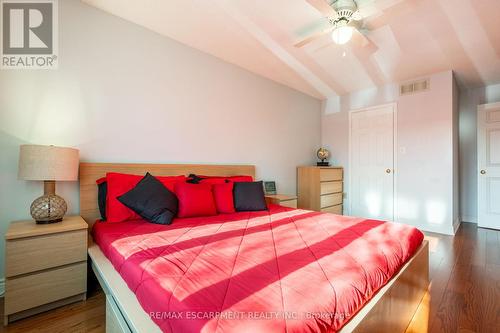 85 Royalvista Drive, Hamilton, ON - Indoor Photo Showing Bedroom