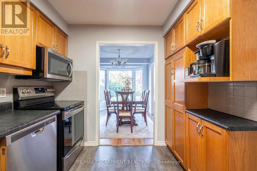 85 Royalvista Drive, Hamilton, ON - Indoor Photo Showing Kitchen With Stainless Steel Kitchen