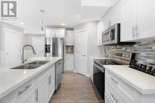 1220 Kamloops, Windsor, ON - Indoor Photo Showing Kitchen With Double Sink With Upgraded Kitchen