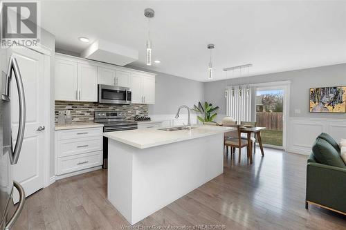 1220 Kamloops, Windsor, ON - Indoor Photo Showing Kitchen With Upgraded Kitchen