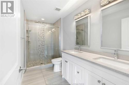 1220 Kamloops, Windsor, ON - Indoor Photo Showing Bathroom