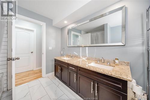 1045 Sycamore Avenue, Kingsville, ON - Indoor Photo Showing Bathroom