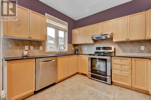 594 Bidwell Street, Ottawa, ON - Indoor Photo Showing Kitchen