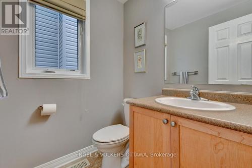 594 Bidwell Street, Ottawa, ON - Indoor Photo Showing Bathroom