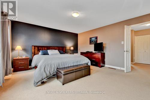 594 Bidwell Street, Ottawa, ON - Indoor Photo Showing Bedroom