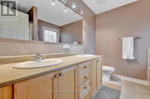 594 Bidwell Street, Ottawa, ON - Indoor Photo Showing Bathroom