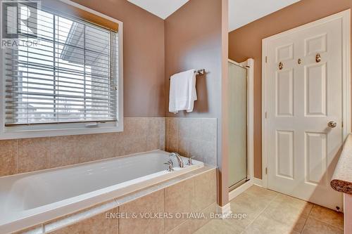 594 Bidwell Street, Ottawa, ON - Indoor Photo Showing Bathroom