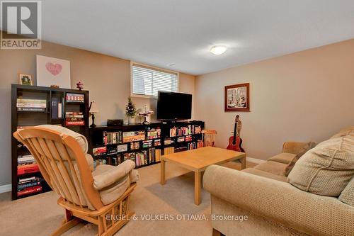 594 Bidwell Street, Ottawa, ON - Indoor