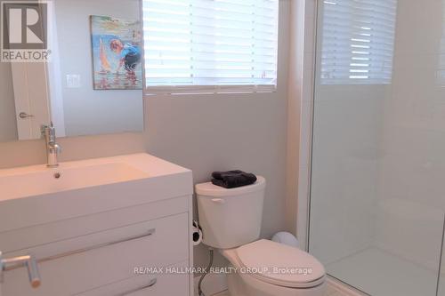 59 Douglas Avenue, Ottawa, ON - Indoor Photo Showing Bathroom