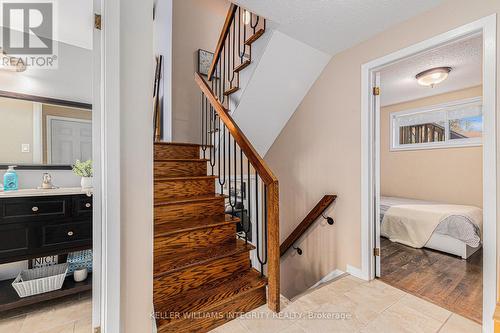 88 Ashgrove Crescent, Ottawa, ON - Indoor Photo Showing Other Room