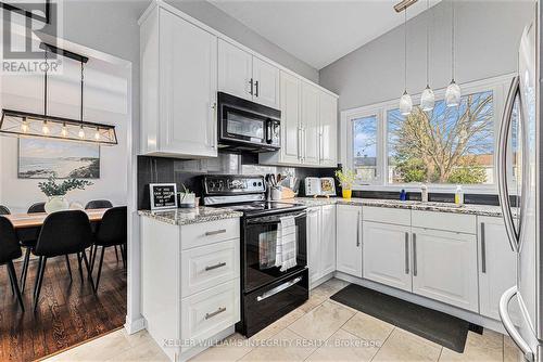 88 Ashgrove Crescent, Ottawa, ON - Indoor Photo Showing Kitchen