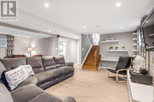 830 Cote Street, Clarence-Rockland, ON - Indoor Photo Showing Living Room