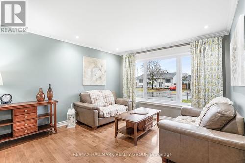 830 Cote Street, Clarence-Rockland, ON - Indoor Photo Showing Living Room