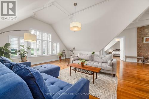 502 - 589 Rideau Street, Ottawa, ON - Indoor Photo Showing Living Room