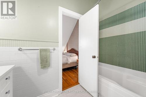 502 - 589 Rideau Street, Ottawa, ON - Indoor Photo Showing Bathroom