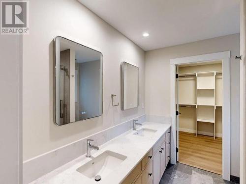 4092 Beausejour Avenue, Powell River, BC - Indoor Photo Showing Bathroom