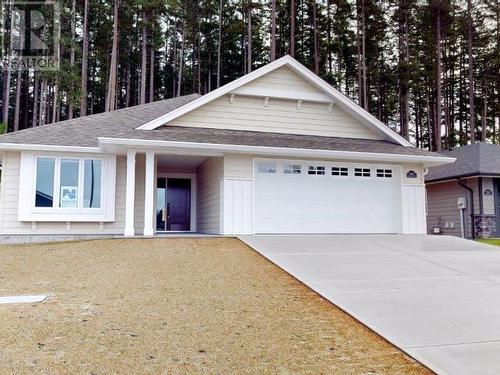 4092 Beausejour Avenue, Powell River, BC - Outdoor