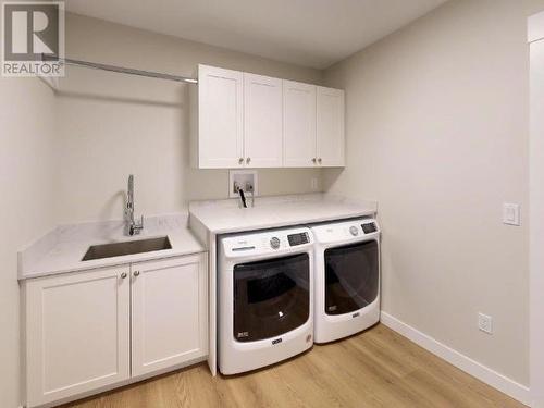 4092 Beausejour Avenue, Powell River, BC - Indoor Photo Showing Laundry Room