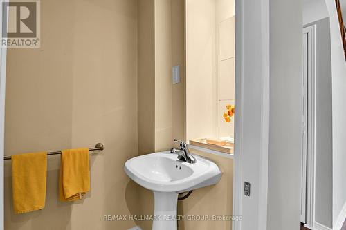 477 Lisgar Street, Ottawa, ON - Indoor Photo Showing Bathroom