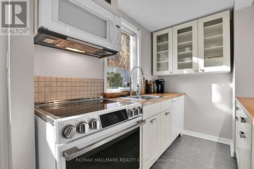 477 Lisgar Street, Ottawa, ON - Indoor Photo Showing Kitchen With Double Sink