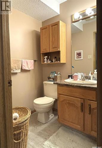 201 3140 Louise Street, Saskatoon, SK - Indoor Photo Showing Bathroom