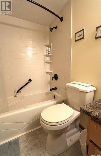 201 3140 Louise Street, Saskatoon, SK - Indoor Photo Showing Bathroom