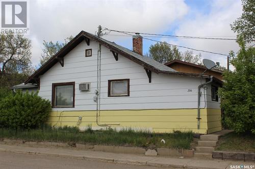 206 3Rd Avenue E, Shaunavon, SK - Outdoor