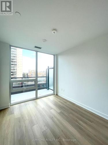 618 - 117 Broadway Avenue, Toronto, ON - Indoor Photo Showing Other Room