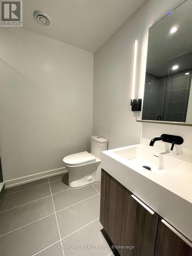 618 - 117 Broadway Avenue, Toronto, ON - Indoor Photo Showing Bathroom