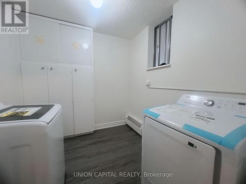 905 - 5 Parkway Forest Drive, Toronto, ON - Indoor Photo Showing Laundry Room