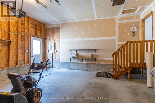 2 Lawson Avenue, Kawartha Lakes (Lindsay), ON - Indoor Photo Showing Other Room