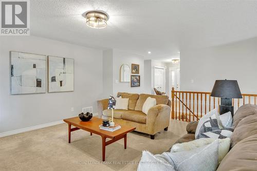 2 Lawson Avenue, Kawartha Lakes (Lindsay), ON - Indoor Photo Showing Living Room