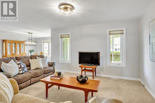 2 Lawson Avenue, Kawartha Lakes (Lindsay), ON - Indoor Photo Showing Living Room