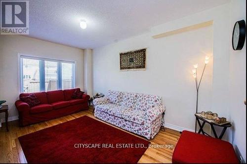 2559 Canadian Street W, Pickering, ON - Indoor Photo Showing Living Room