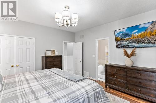 1096 Ridgemount Boulevard, Oshawa, ON - Indoor Photo Showing Bedroom