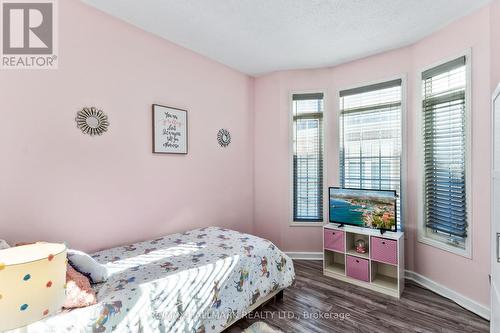 1096 Ridgemount Boulevard, Oshawa, ON - Indoor Photo Showing Bedroom