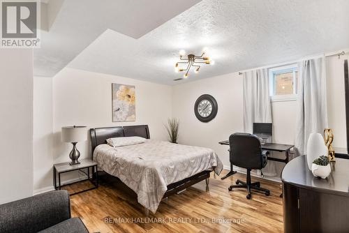 1096 Ridgemount Boulevard, Oshawa, ON - Indoor Photo Showing Bedroom