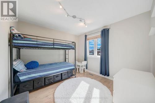 635 Fothergill Boulevard, Burlington, ON - Indoor Photo Showing Bedroom