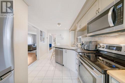 635 Fothergill Boulevard, Burlington, ON - Indoor Photo Showing Kitchen