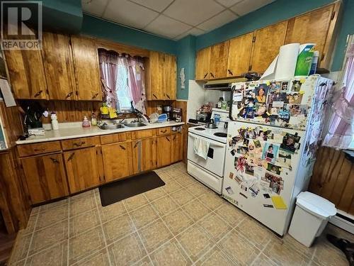 347 Alexandra St, Sault Ste. Marie, ON - Indoor Photo Showing Kitchen With Double Sink