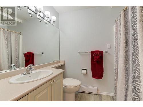 Full main bathroom. - 3283 Casorso Road Unit# 112, Kelowna, BC 