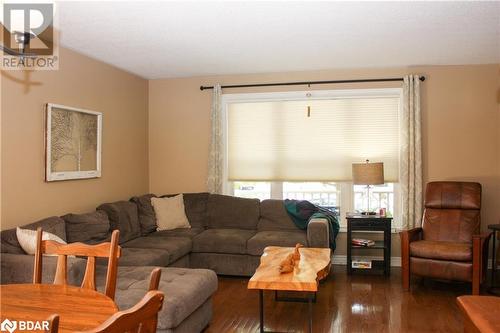 1358 Bobolink Court, Peterborough, ON - Indoor Photo Showing Living Room