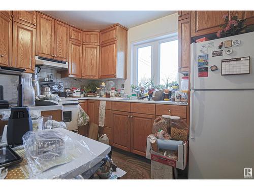 11219 104 St Nw, Edmonton, AB - Indoor Photo Showing Kitchen