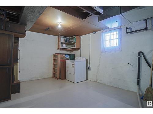 11219 104 St Nw, Edmonton, AB - Indoor Photo Showing Laundry Room